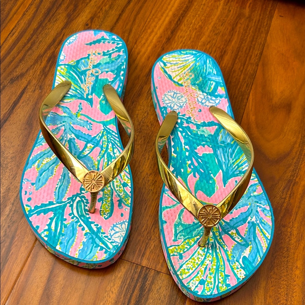 Lilly Pulitzer flip flops